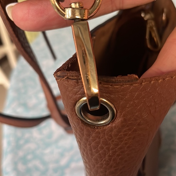 remi & reid Cute Mini Bucket Crossbody Bag in Tan Brown Vegan Leather w/Pouch - Picture 8 of 15